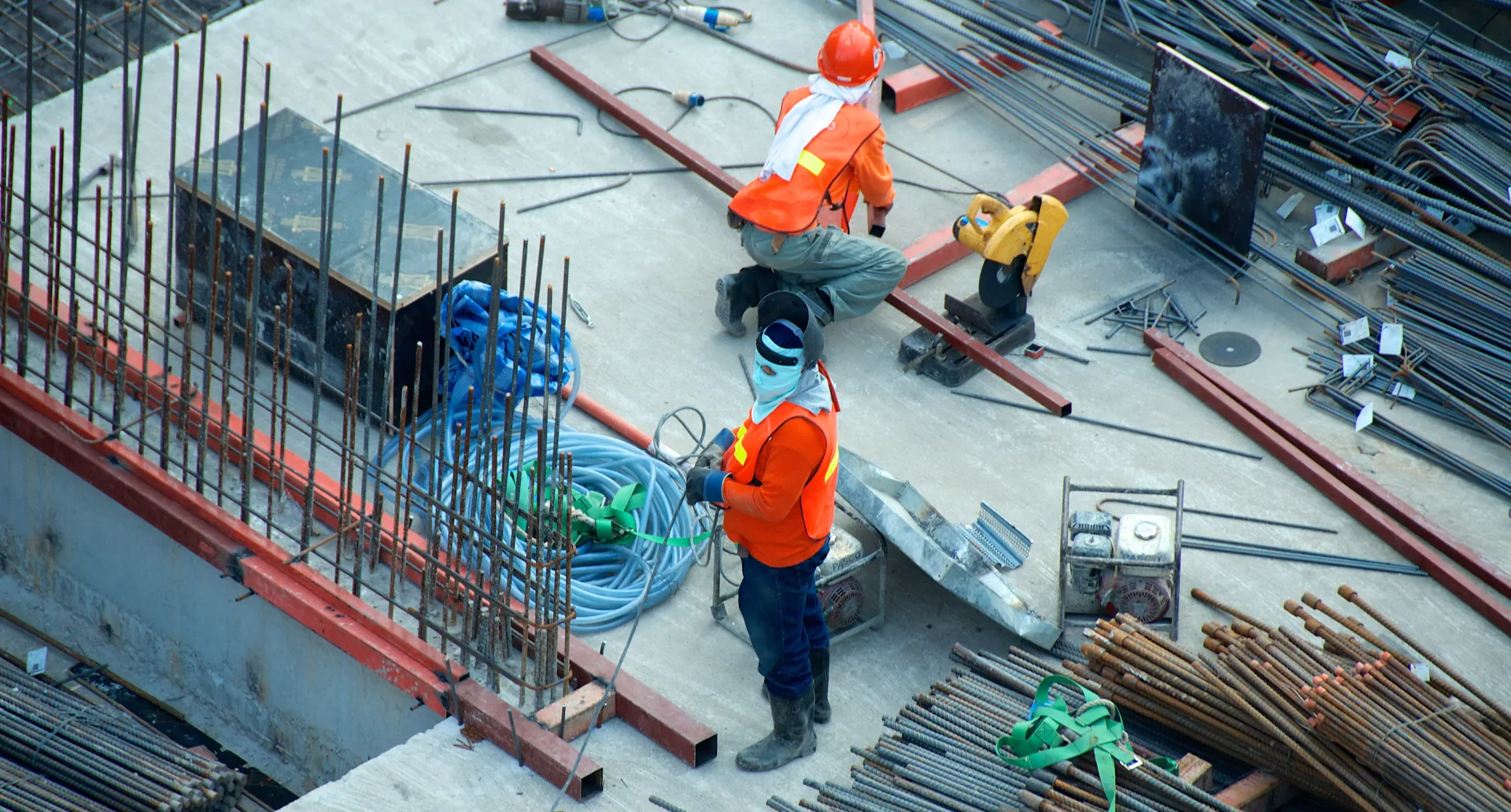Urządzenia do prac ziemnych i transportu materiałów